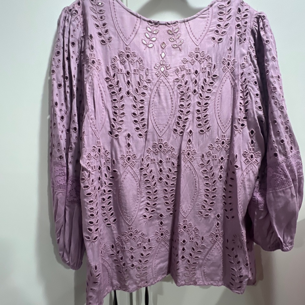 Johnny Was NWT
JANINE PEASANT TOP w/ Cami
Sz M
Length 25”
P2P 20” - Picture 4 of 6